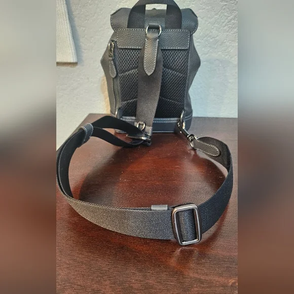 Coach Small Hudson Pack - Picture 6 of 8